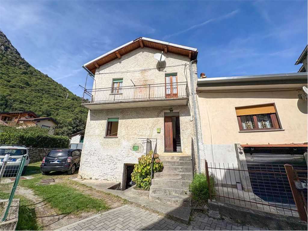 UNA CASA DA REINVENTARE, TRA FASCINO E CARATTERE