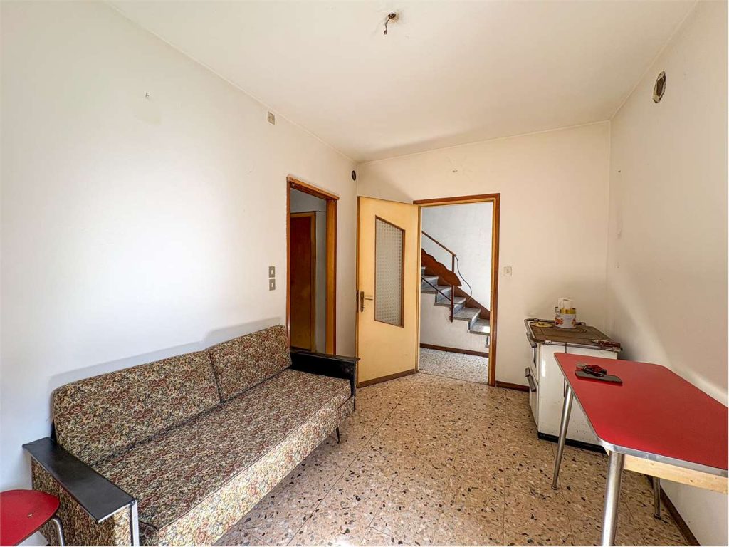 UNA CASA DA REINVENTARE, TRA FASCINO E CARATTERE
