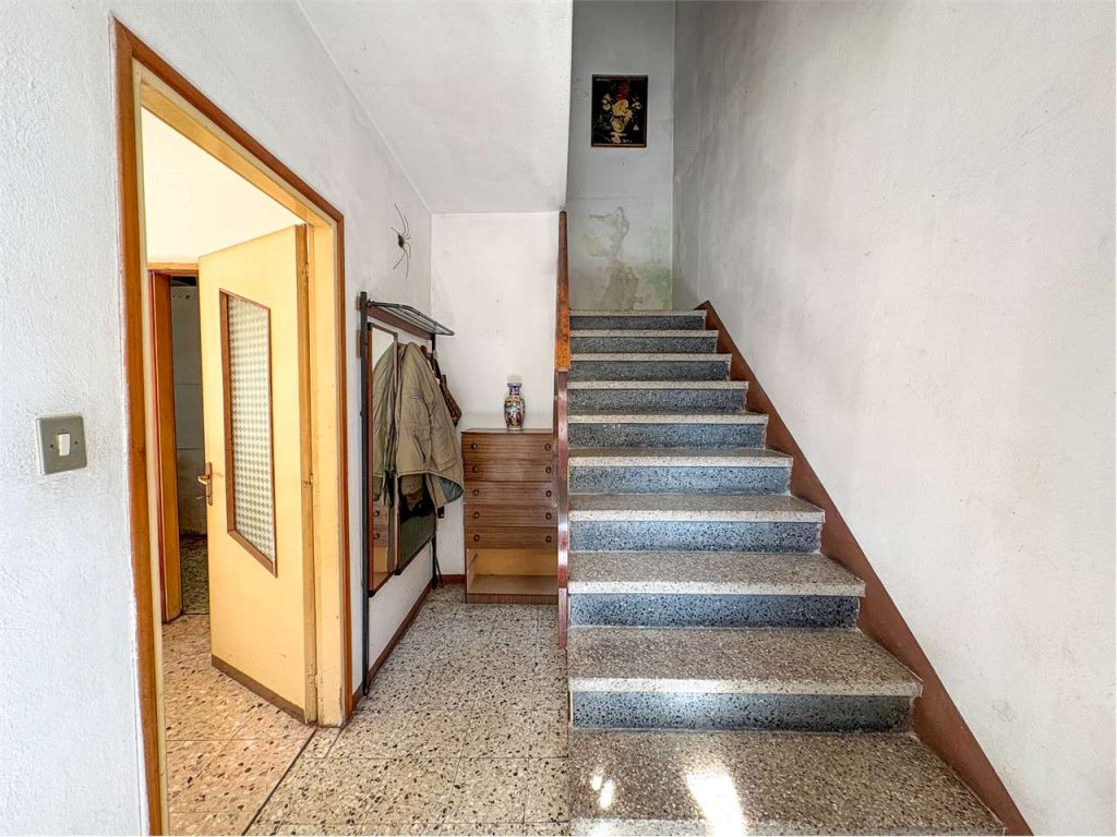 UNA CASA DA REINVENTARE, TRA FASCINO E CARATTERE