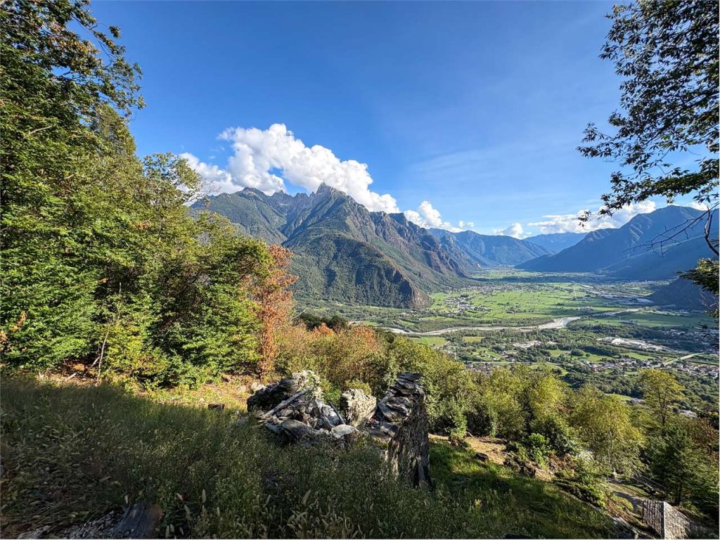 RUSTICO CON TERRENO IN MONTAGNA