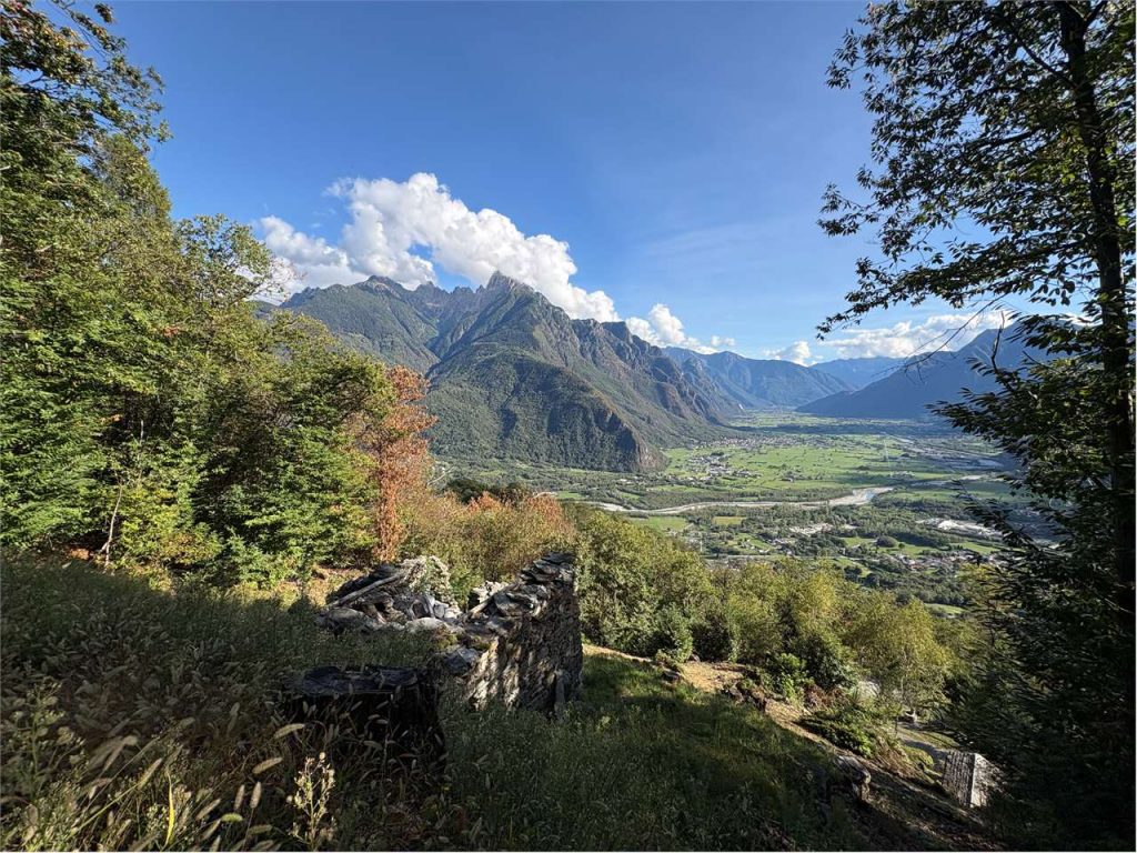 RUSTICO CON TERRENO IN MONTAGNA