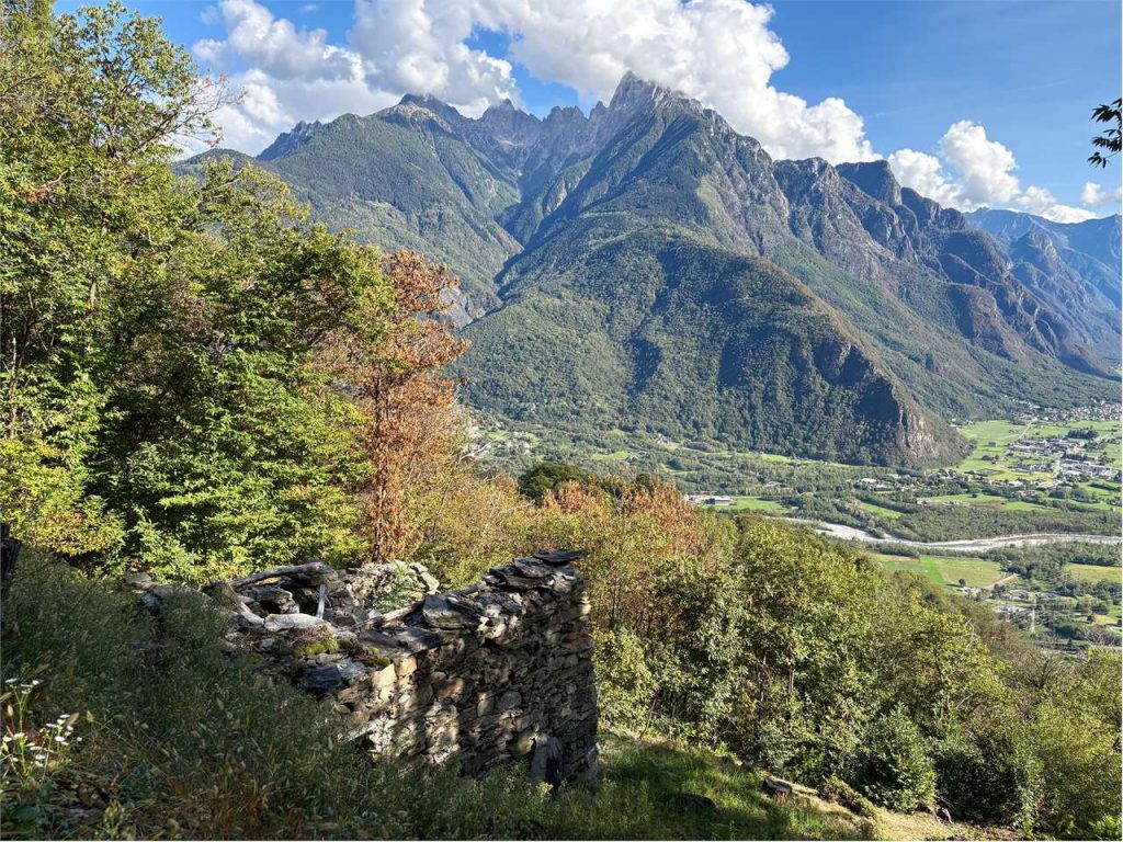 RUSTICO CON TERRENO IN MONTAGNA