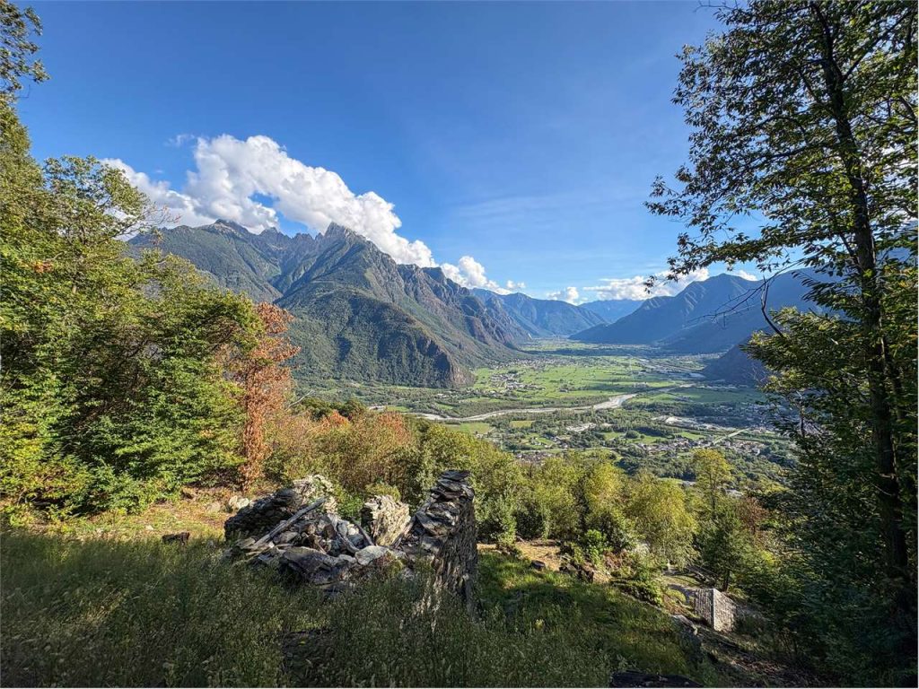 RUSTICO CON TERRENO IN MONTAGNA